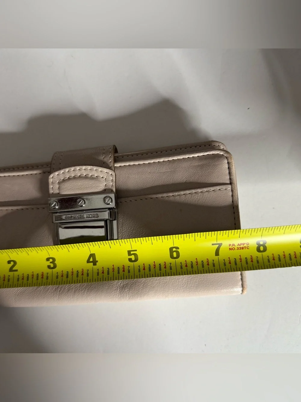 Michael Kors Leather Women's Wallet in Light Beige